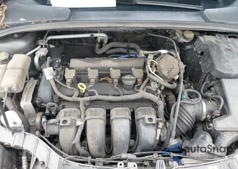 2014 Ford Focus Se z USA, uszkodzony, nr VIN 1FADP3K24EL302383